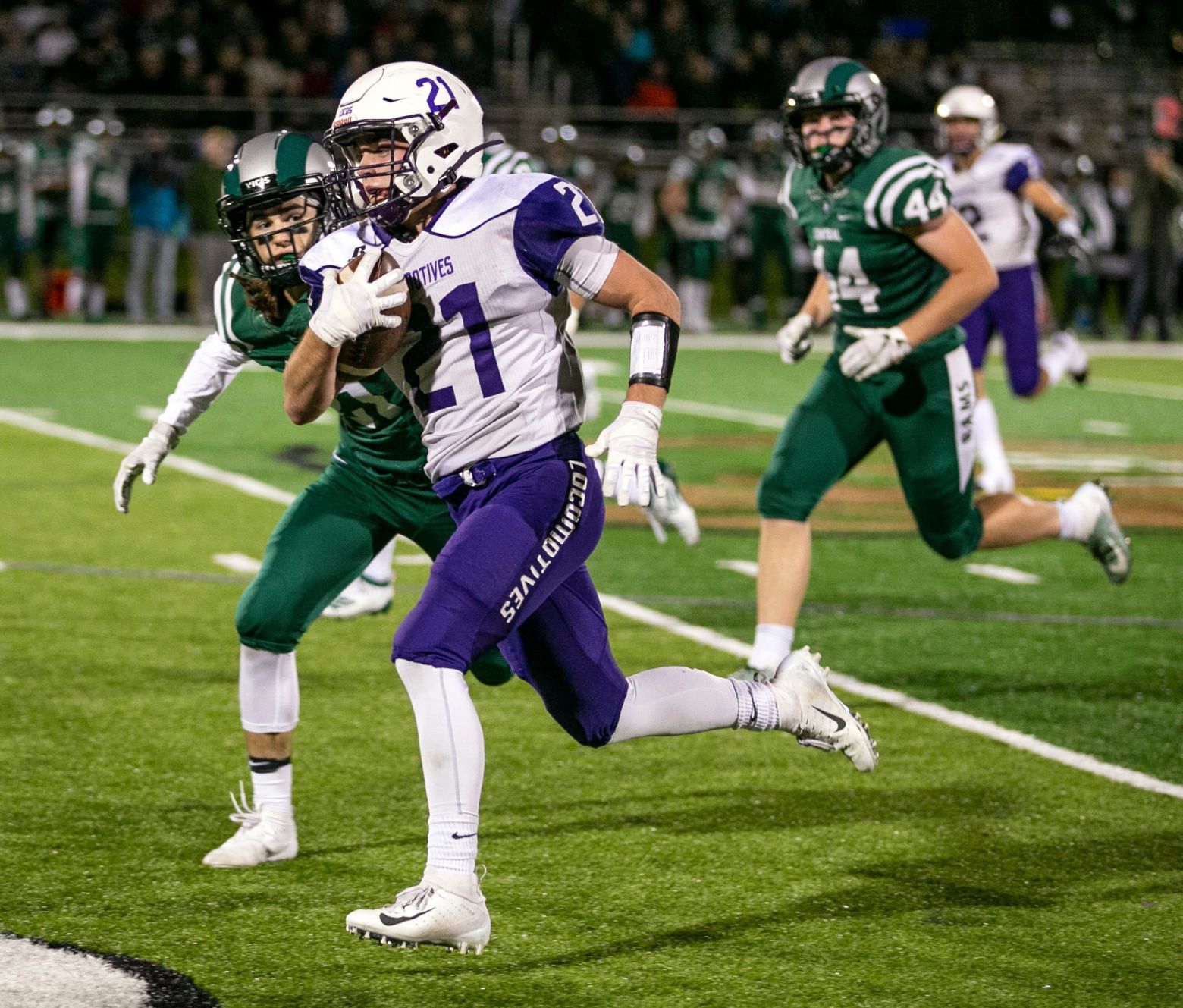 Laurel steamrolls Central